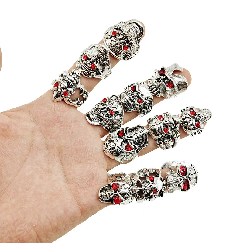 50pcs/Lot Wholesale Male Big Finger Rings For Party Bar Hot Antique Skeleton Alloy Skull Red Evil Eye Wide Jewelry Men Gifts
