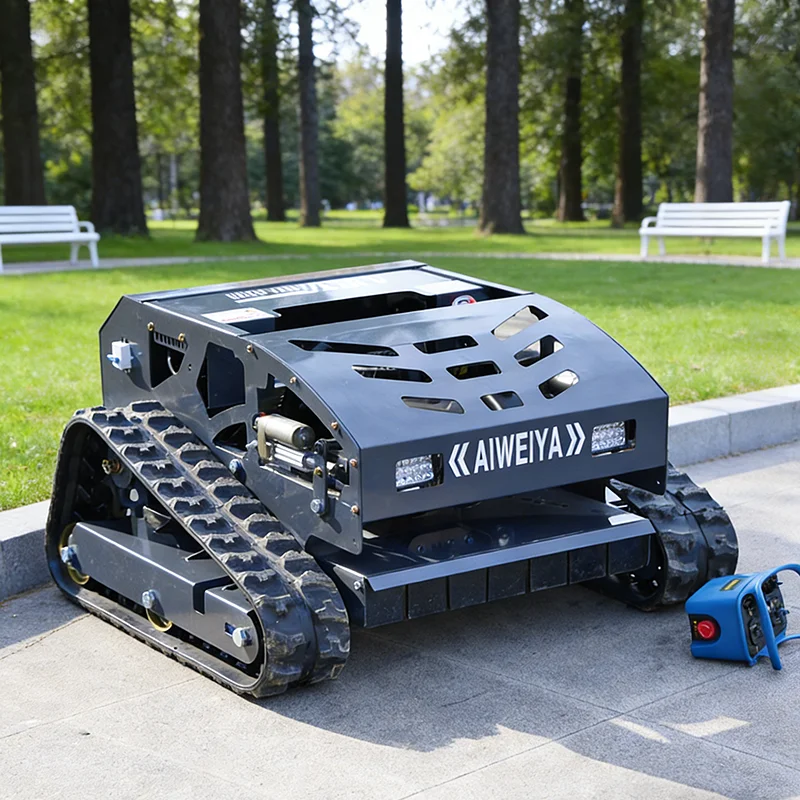 

Профессиональная самоходная газонокосилка с дистанционным управлением, шириной скашивания 550 мм, на гусеничном ходу, для садов и ферм