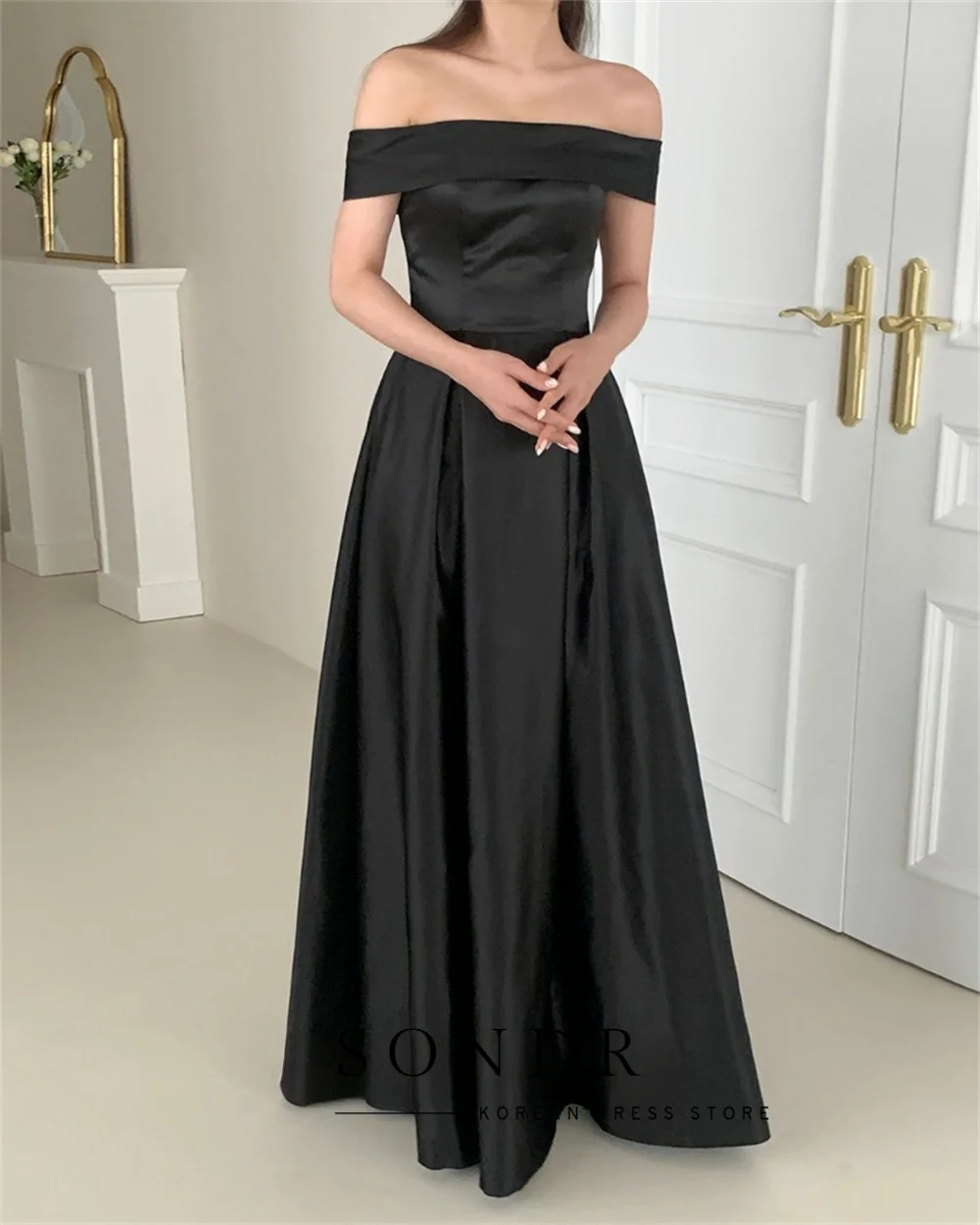 Sondr U-Boot-Ausschnitt, koreanische Brautkleider, elegantes, bodenlanges A-Linien-Abschlussball-Partykleid, Korsett-Rücken, maßgeschneidertes Satin-Abendkleid