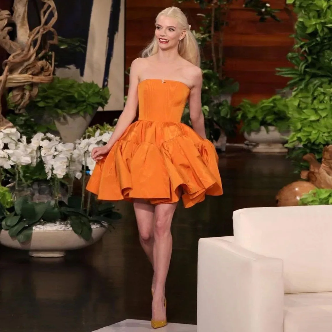 

Sweet Orange Summer Dress Women for Wedding Party Dresses Cute Lady Strapless Satin Mini Prom Dress Ruffled Corset Lace Up Back