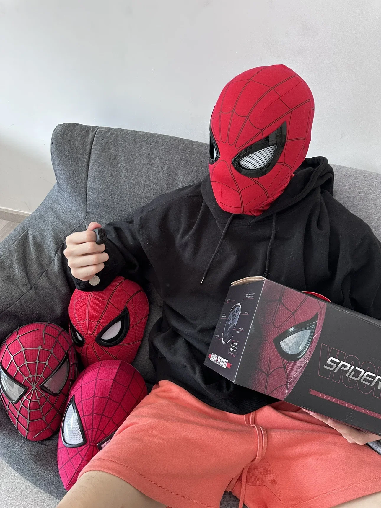 NEW 1:1 Superhero Spider-Man Headgear Halloween Cosplay costumes Props With Chin Operable Blink Eyes Control Spiderman mask Gift view 3