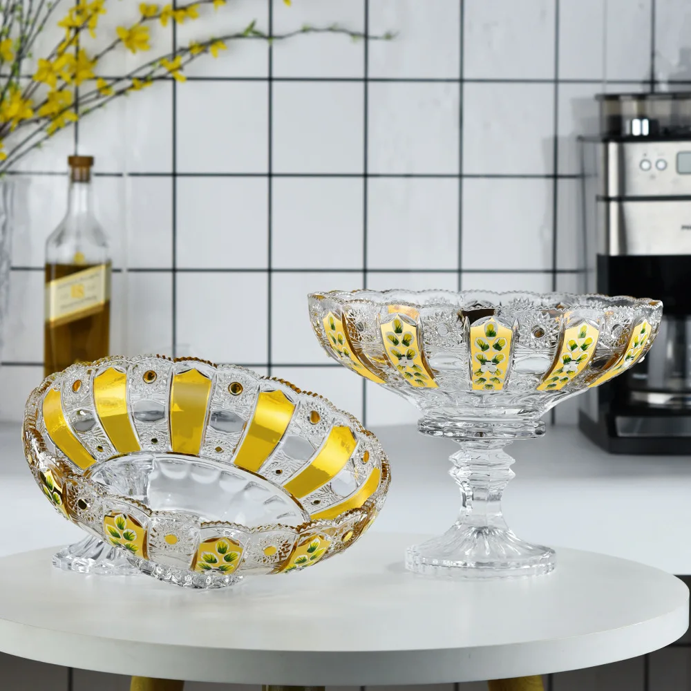 Gold inlaid engraved light luxury crystal glass irregular shape fruit plate, suitable for creative design of family living room