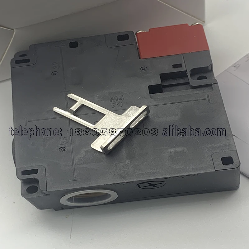 In Stock Safety Door Switch D4NL-1DFA-B 2DFG-B 4DFA-BS 2DFG-B4 1DFG 2DFA-BS-F2 One-year Warranty Reliable Gold Seller