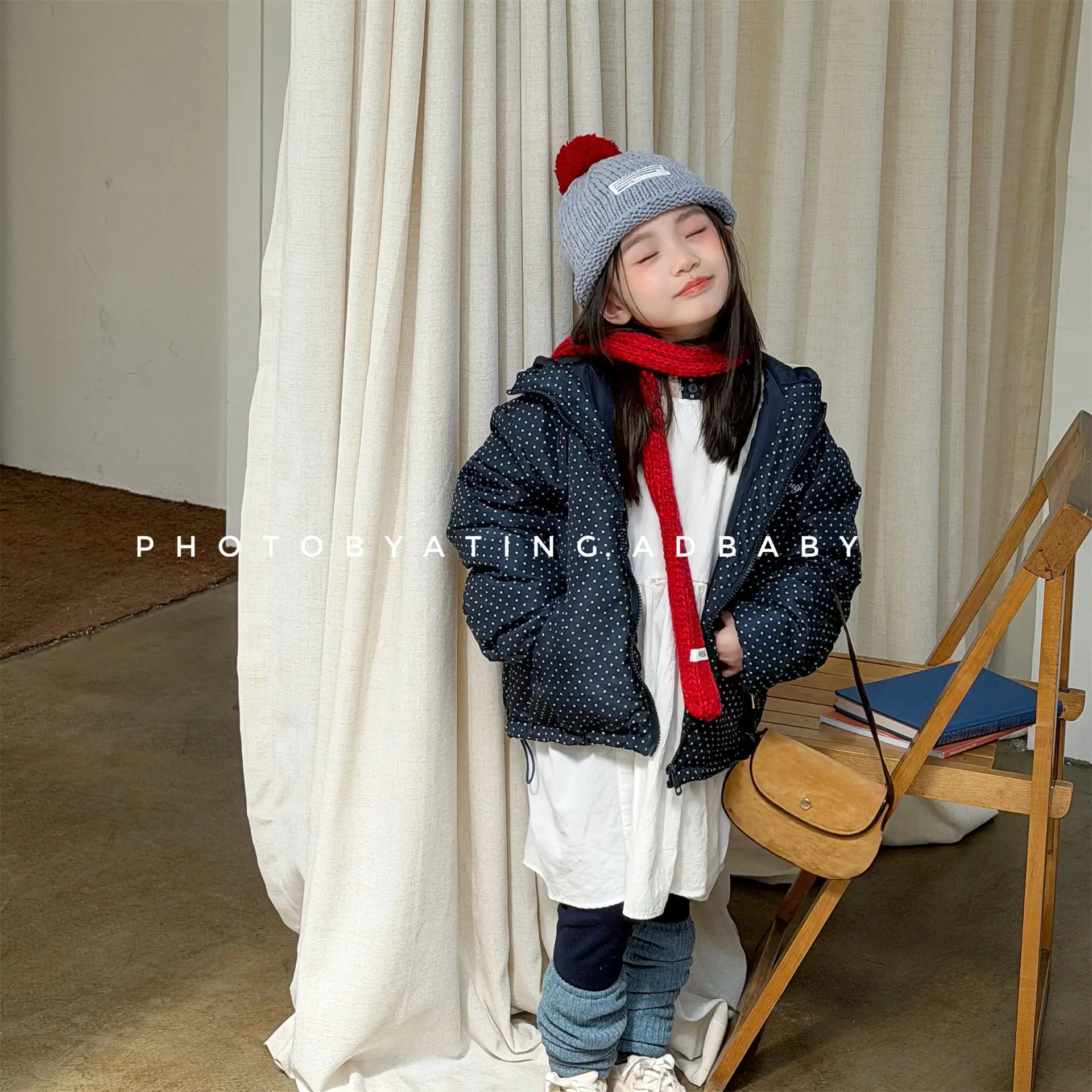 2025 شتاء جديد الأطفال طويلة الأكمام معطف دافئ بنين بنات موضة دوت طباعة مقنعين القطن وسادة مبطنة الاطفال ملابس الطفل الصوف