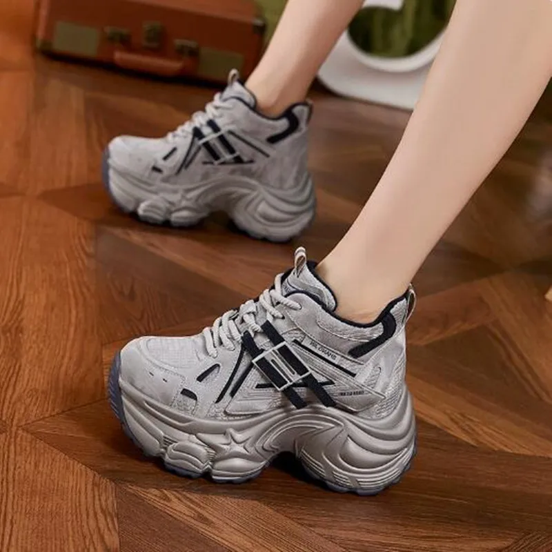 

2026 Women Casual Breathable Sport Shoes Autumn New Style Versatile Thick Bottom Dad Shoes Comfortable Round Toe Rubber Sneaker
