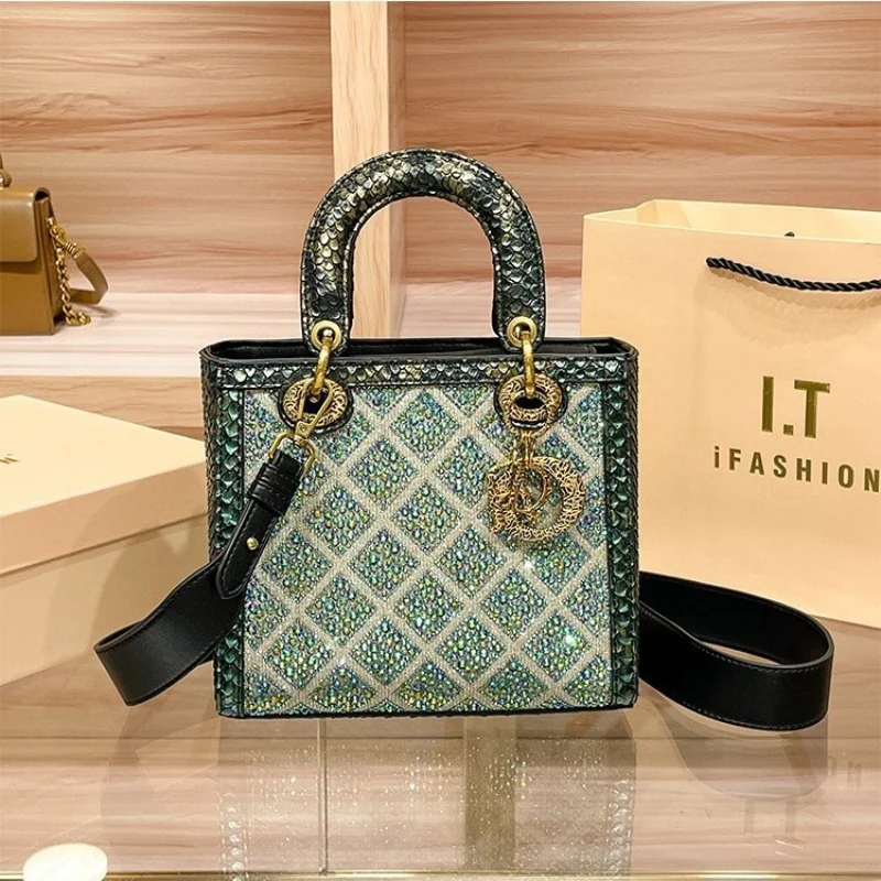

Women's Fashion Handbag Vintage Crocodile Leather Rhombus Diamond Decoration