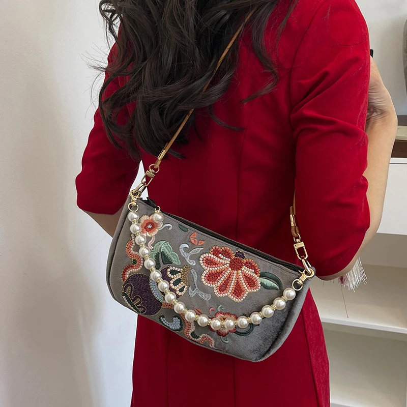 Chinesische Umhängetasche mit Blumenstickerei, Damen-Schultertasche, Handtasche mit Perlenhenkel, Vintage-Geldbörse im ethnischen Hanfu-Stil – Detail 13