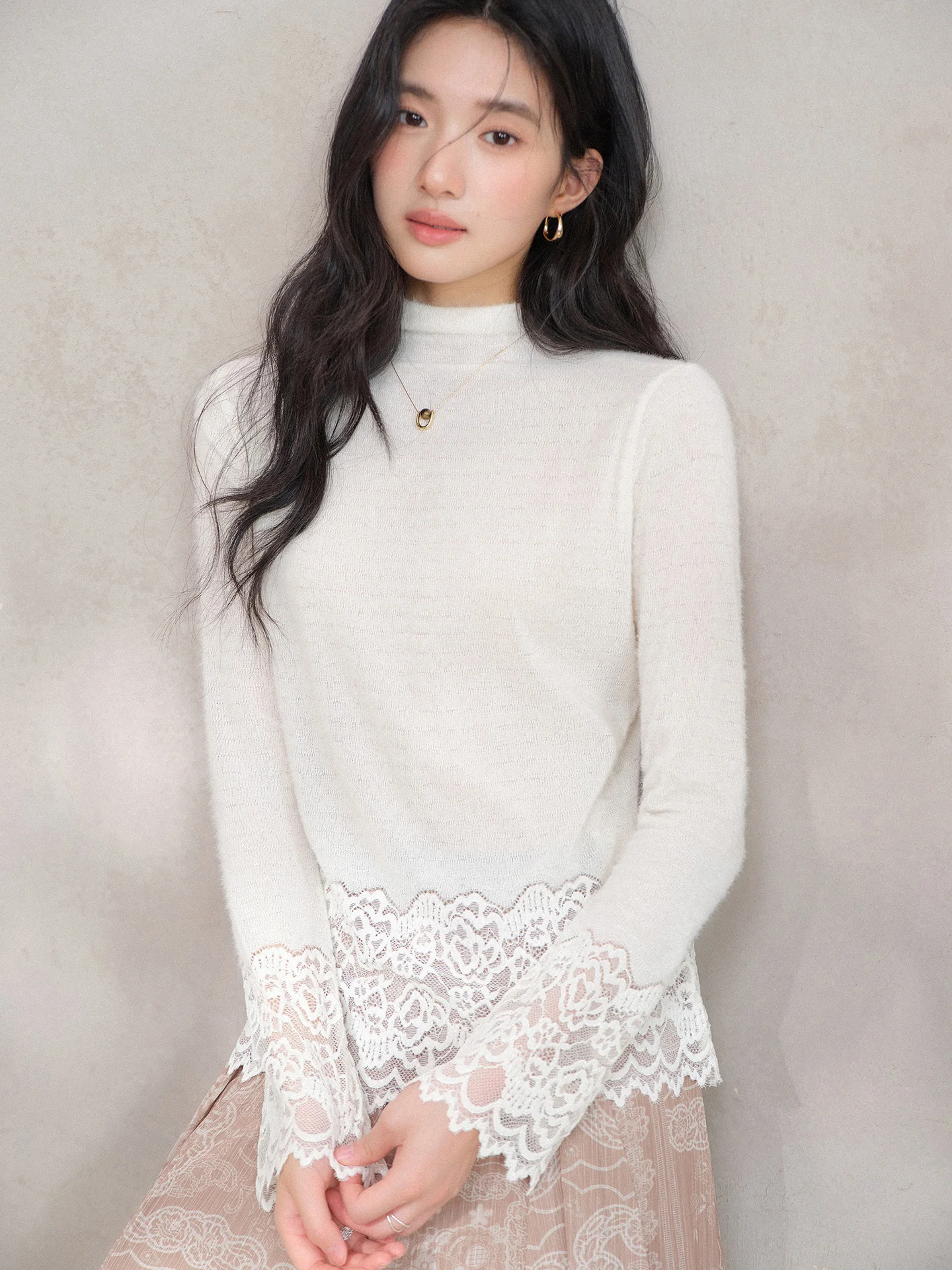 بلوزة أنيقة ذات ياقة مدورة من الدانتيل على الطراز الفرنسي، بلوزة متماسكة بقصة ضيقة، قميص داخلي ناعم بأكمام طويلة للنساء، طبقات عصرية شتوية #3