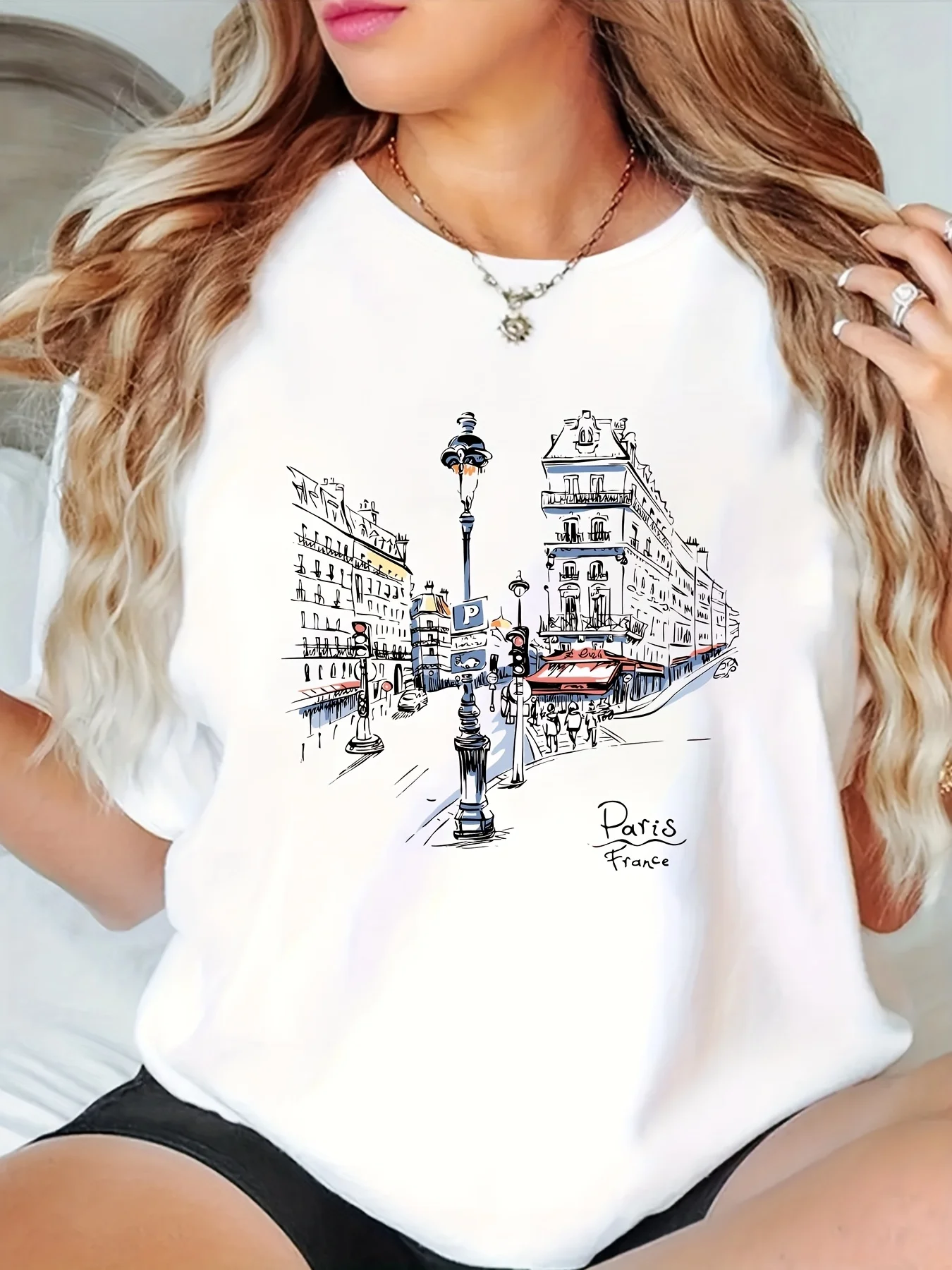เสื้อยืดพิมพ์ลาย Paris Street ของผู้หญิงแขนสั้นคอกลมเสื้อลําลองพร้อมการออกแบบหอไอเฟลแฟชั่นฤดูใบไม้ผลิ/ฤดูร้อน/ฤดูใบไม้ร่วง