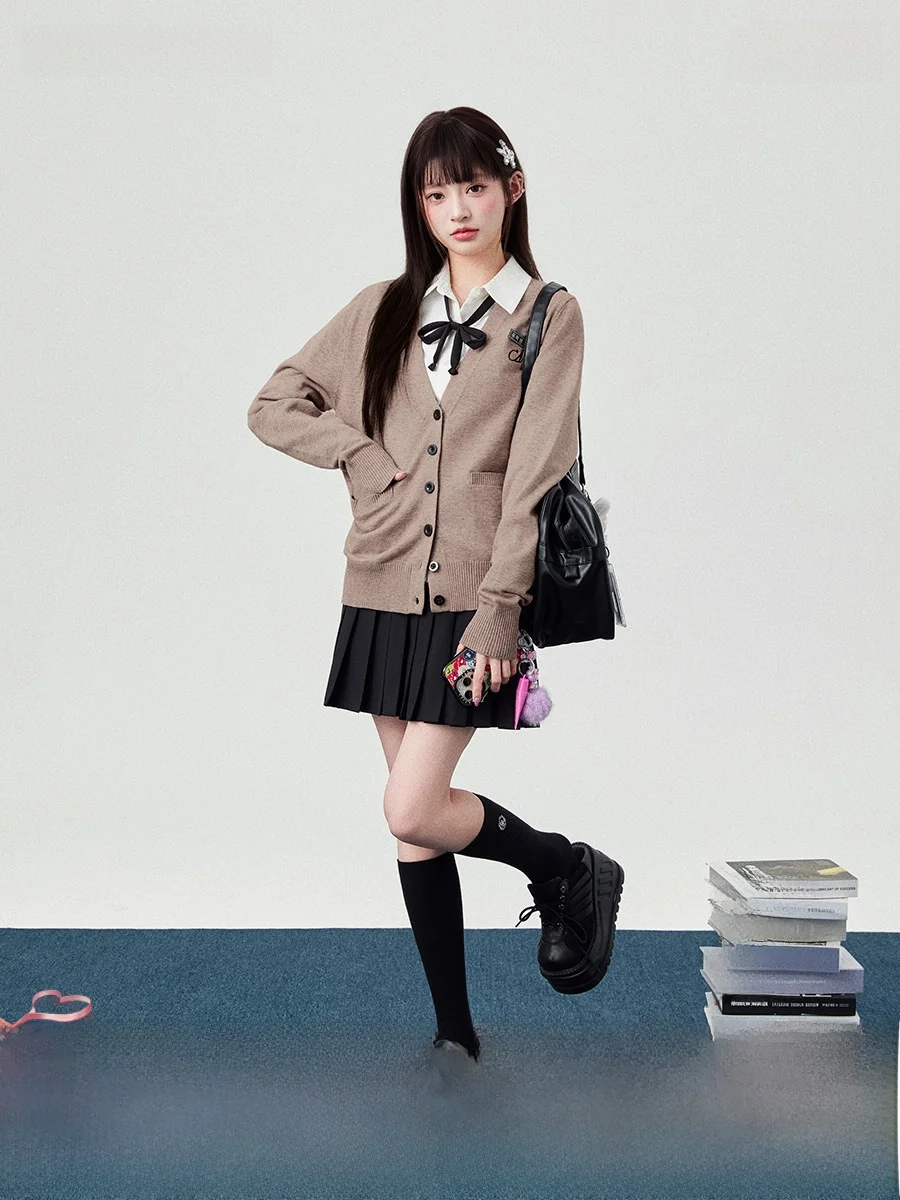 

Mrs. Flower Bell's New 2026 Spring College Sle Knitted Cardigan Set Women's Faion Outerwear Tee-piece V-ne Spring Col...