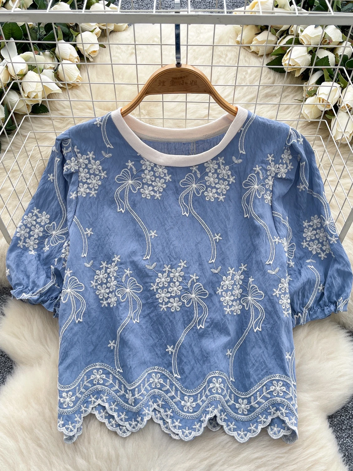 Retro Embroidered round Ne Bubble Sve ort irt Women's Korean Sle Commute Faion Summer Design Sense Asymmetrical ...