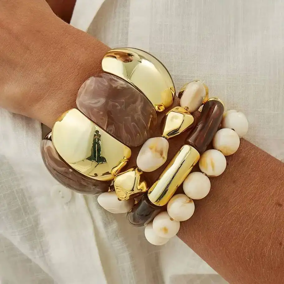 KunJoe Vintage Unregelmäßige Acryl Perlen Armbänder für Frauen Böhmischen Braun Harz Elastizität Manschette Armband Schmuck Zubehör
