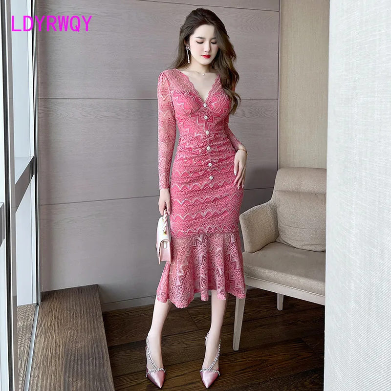 

Spring 2022 new socialite temperament tight waist show slim butt lace fishtail dress medium long