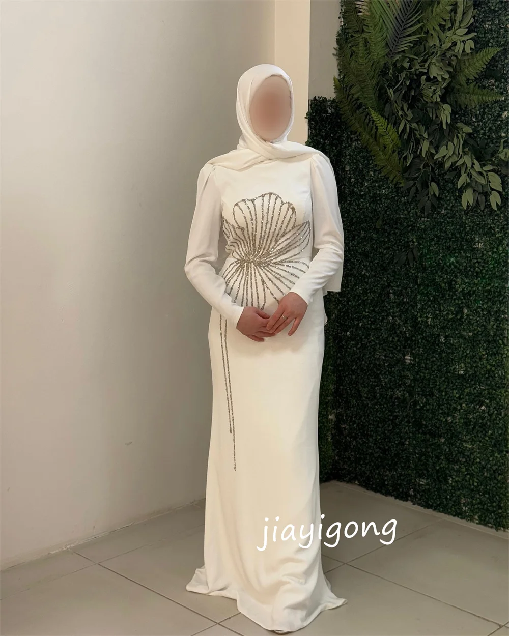 ที่กําหนดเองคุณภาพสูง Jersey Sequined รูปแบบจีบตรงคอสูงชุดยาว Bespoke โอกาสการจับคู่แฟชั่น
