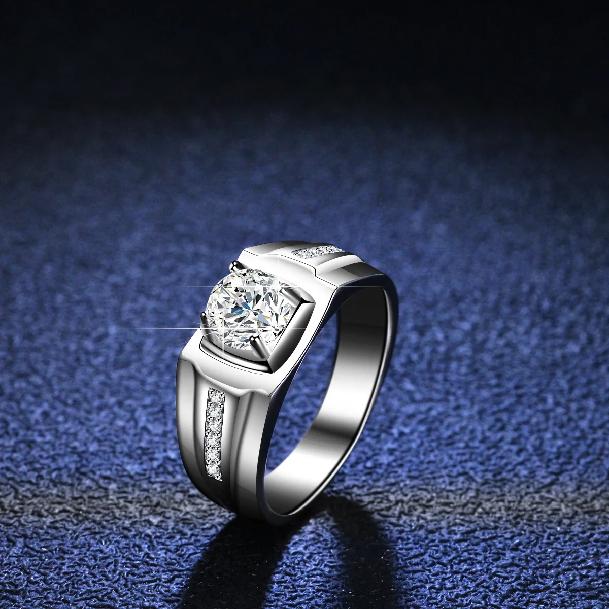 

18K Gold Inlaid Moissanite Ring, Exquisite Solid and Atmospheric Boss Platinum PT950 Diamond Men's Ring Accessory