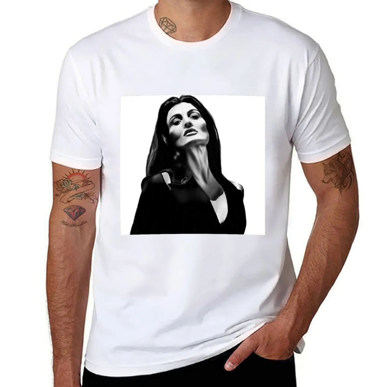 

Lyne Renée photoshoot T-Shirt graphic t shirts for man cotton t shirts man 100% T-Shirt