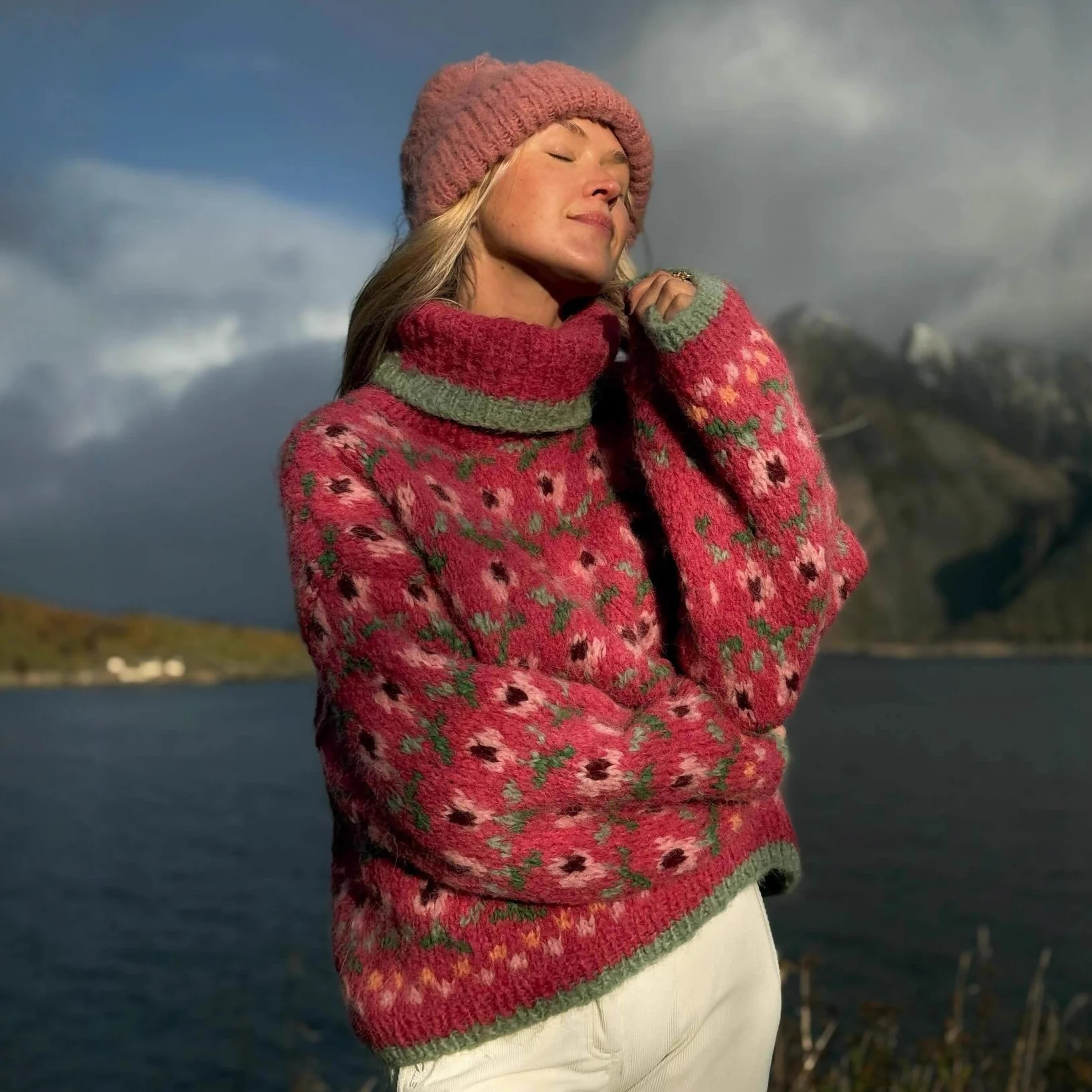 

Свободный вязаный свитер с высоким воротом и цветочным принтом, толстый теплый пуловер с длинными рукавами для женщин, уютный осенне-зимний офисный многослойный свитер для дома, праздник