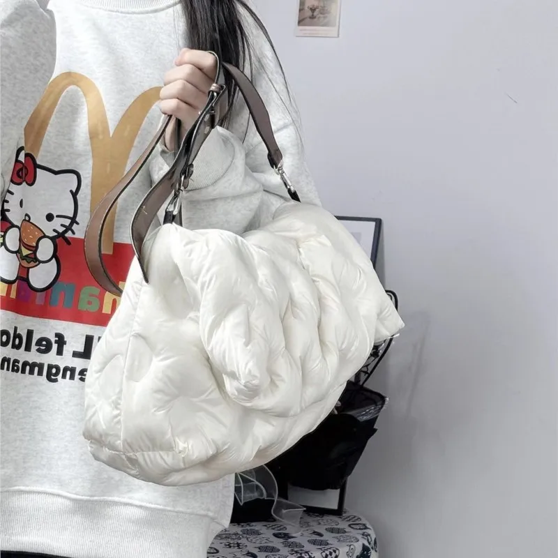 Puffy Beige Simple Tote Bag Women Diamond Large Capacity Soft Shoulder Bag Ladies Lightweight Everyday Versatile Crossbody Bags