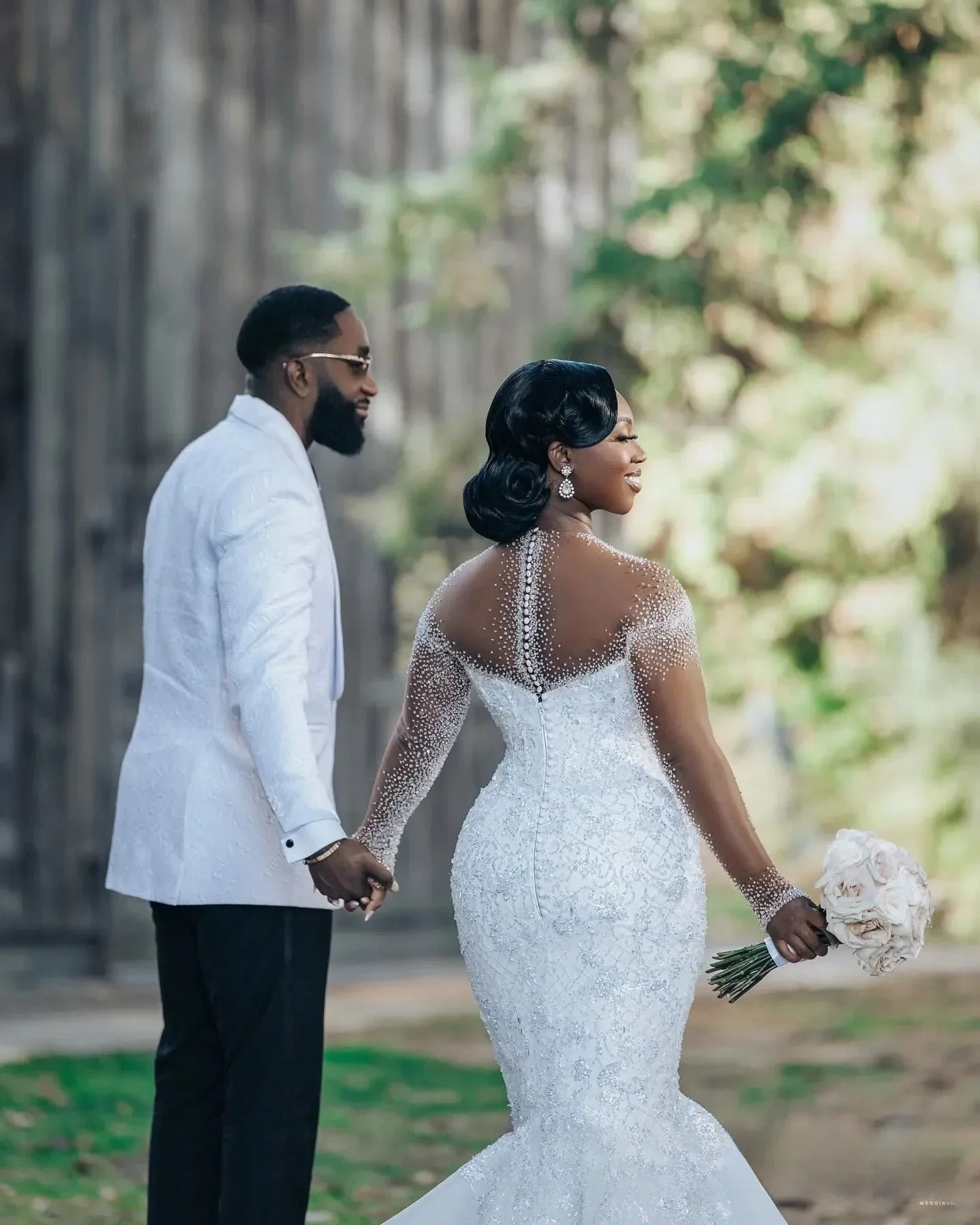 Customized African Wedding Dress Bridal Gowns Plus Size Mermaid Wedding Gowns Sheer Long Sleeves Beaded Lace Gowns