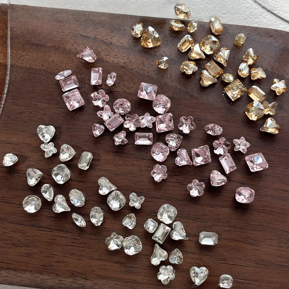 Glitter Kristall Herz Wassertropfen Schmetterling Blume Quadrat Geometrische Zirkon Strass Nail art Zubehör Dekorationen Werkzeuge