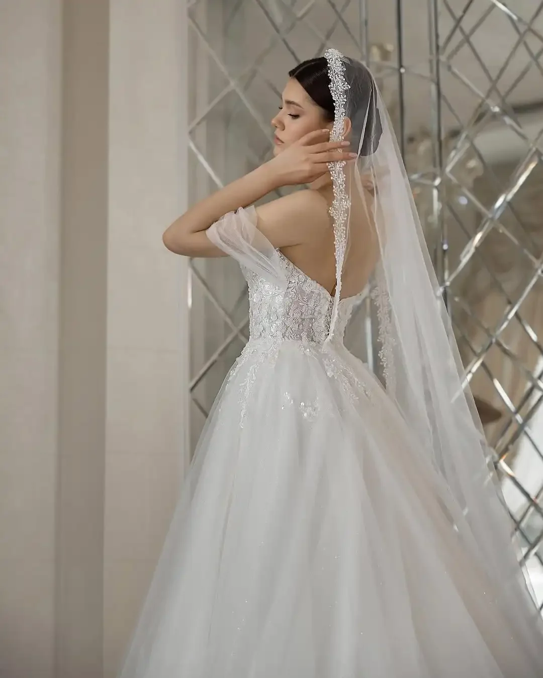 ฟลาวินเค้ก คัสตอมมีด์ปิดไหล่หรูหราผู้หญิงชุดแต่งงานแขนกุดเจ้าหญิงชุดเจ้าสาวเดรส เดอ โนเวีย