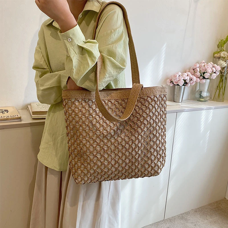 New Casual Handbag Straw Woven Hollowed Out large Capacity Tote Bag Women Bag Artistic Summer Niche Personalized Shoulder Bag