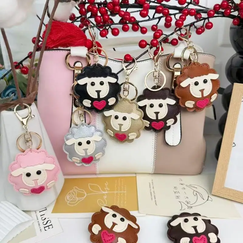 Niedlicher Lamm-Schlüsselanhänger aus PU-Leder, Cartoon-Schaf-Taschenanhänger, Ornament, Handtaschen- und Autoschlüsselhalter, Dekoration, 2027 Neujahrsgeschenke – Detail 1