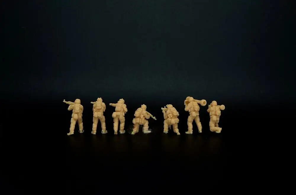 Unpainted 1/72 pasukan khusus Ukraina Modern 7Pc tentara 3D dicetak