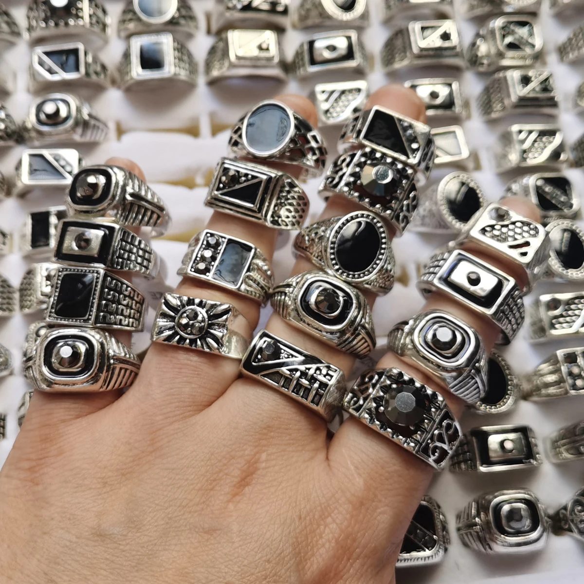 MixMax 10pcs Fashion Design Owl Rings for Men Women Punk Party Jewelry Gifts Vintage Rings Multicolor Eyes Silvery Style