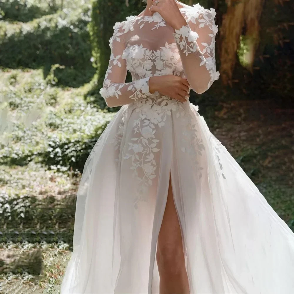 

Customized Charming Strapless Ruched Wedding Dress Exquisite O-neck Bridal Gown Button Tulle Wedding Gown Vestidos De Novia