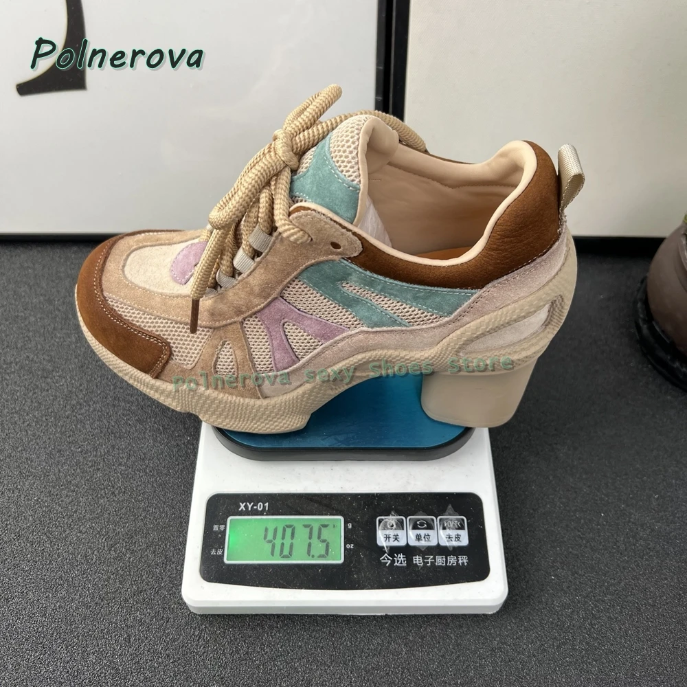 أحذية رياضية متقاطعة بألوان مختلطة ومقدمة مستديرة لزيادة الارتفاع من القماش الشبكي للنساء أحذية منصة كلاسيكية غير رسمية موضة خريف 2025