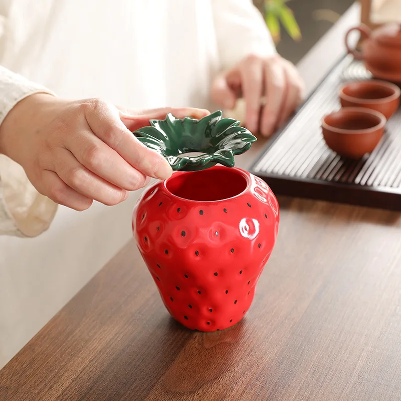 Creative Strawberry Ceramic Ashtray Strawberry Simulation Ceramic Ashtray Ornaments Living Room Decorative Cigarette Accessories