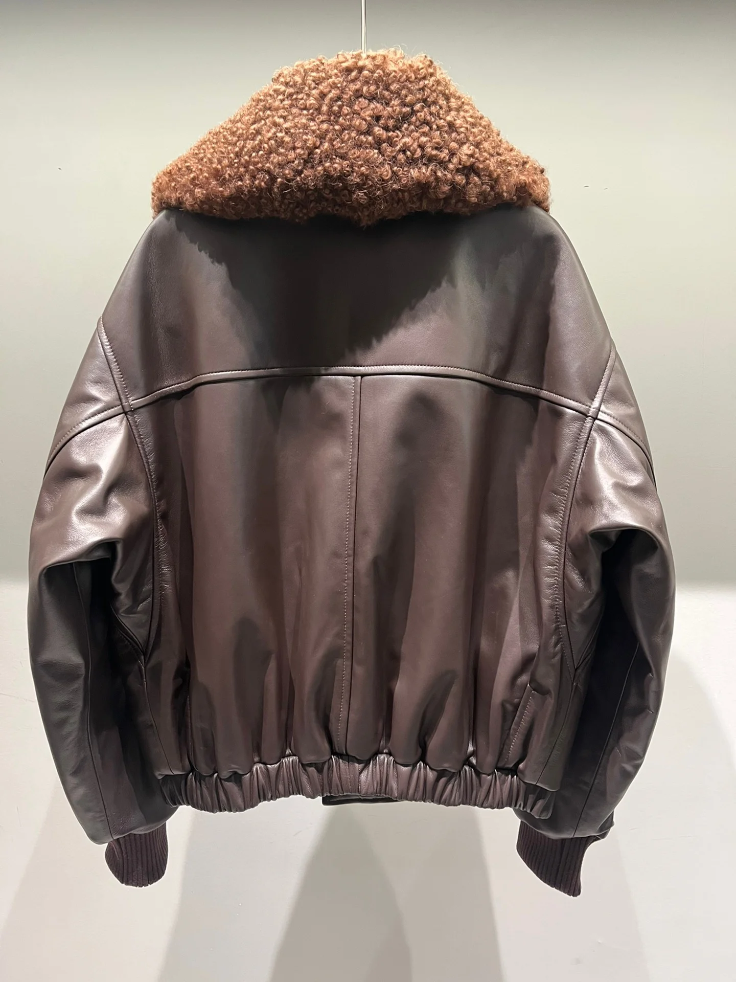 2026 Winter Sheepskin Short Leather Down Jacket  With Goose Down Lining  A New Style Leather Jacket  A warm Outerwear Suitable f