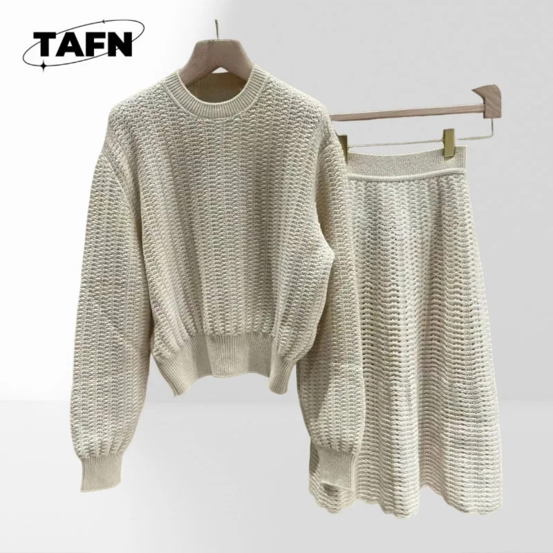 

Элегантный летний комплект с юбкой для женщин, идеально подходит для образов от дневного до вечернего стиля, модный на любой случай AK0602