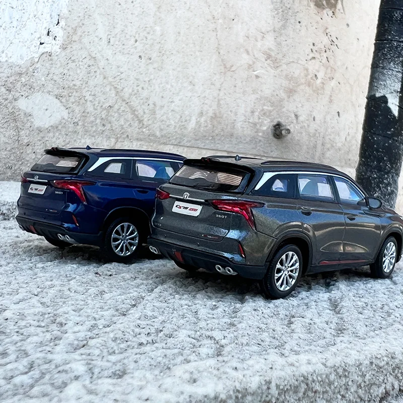 1:43 Original Model,Changan Auto,CS75 Plus,Plastic Car Model for Display,Gift and Collections
