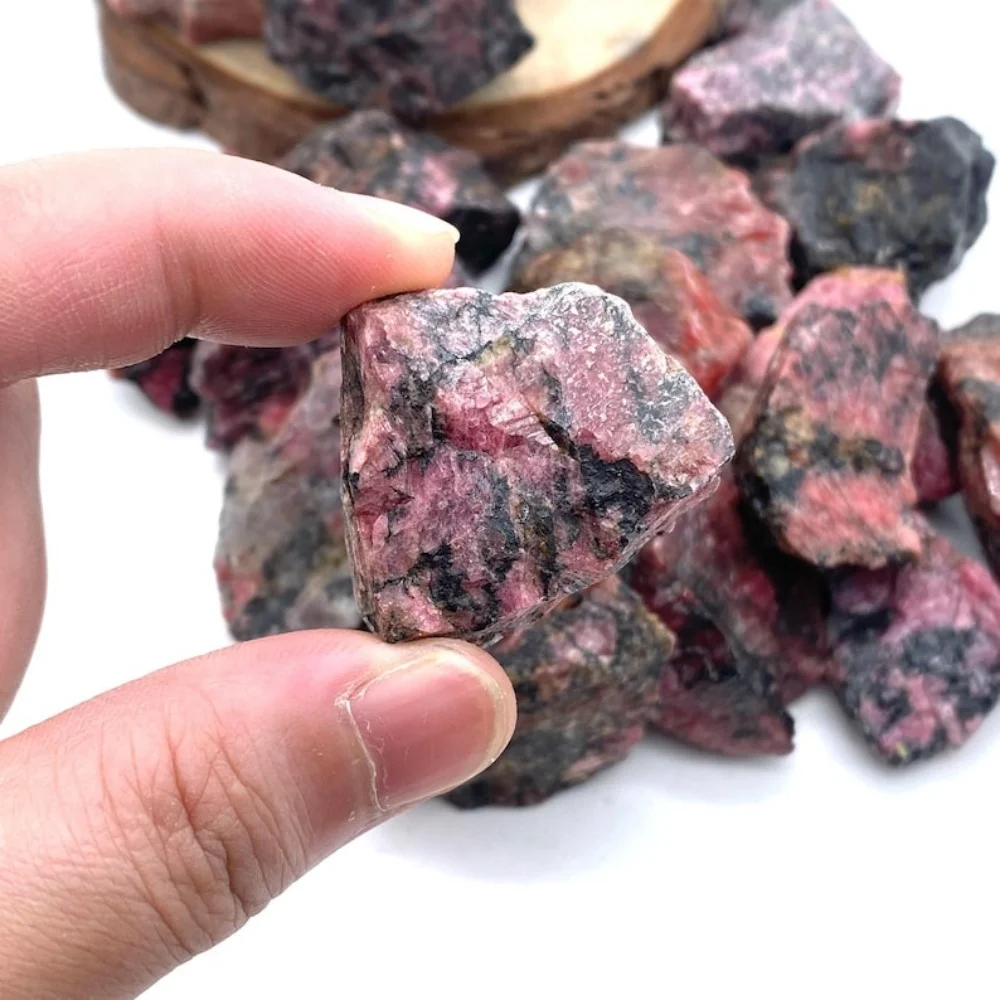 Natural Crystal Rhodonite Raw Stones Quartz Healing Reiki Mineral Specimens Spiritual Healing Crystals stone for Decor or Collec