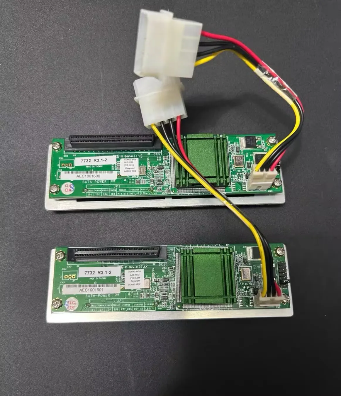 AEC-7732 Мостовой адаптер SCSI-SATA 68-контактный SCSI-SATA AEC-7732 Мостовой адаптер SCSI-SATA 68-контактный SCSI-SATA