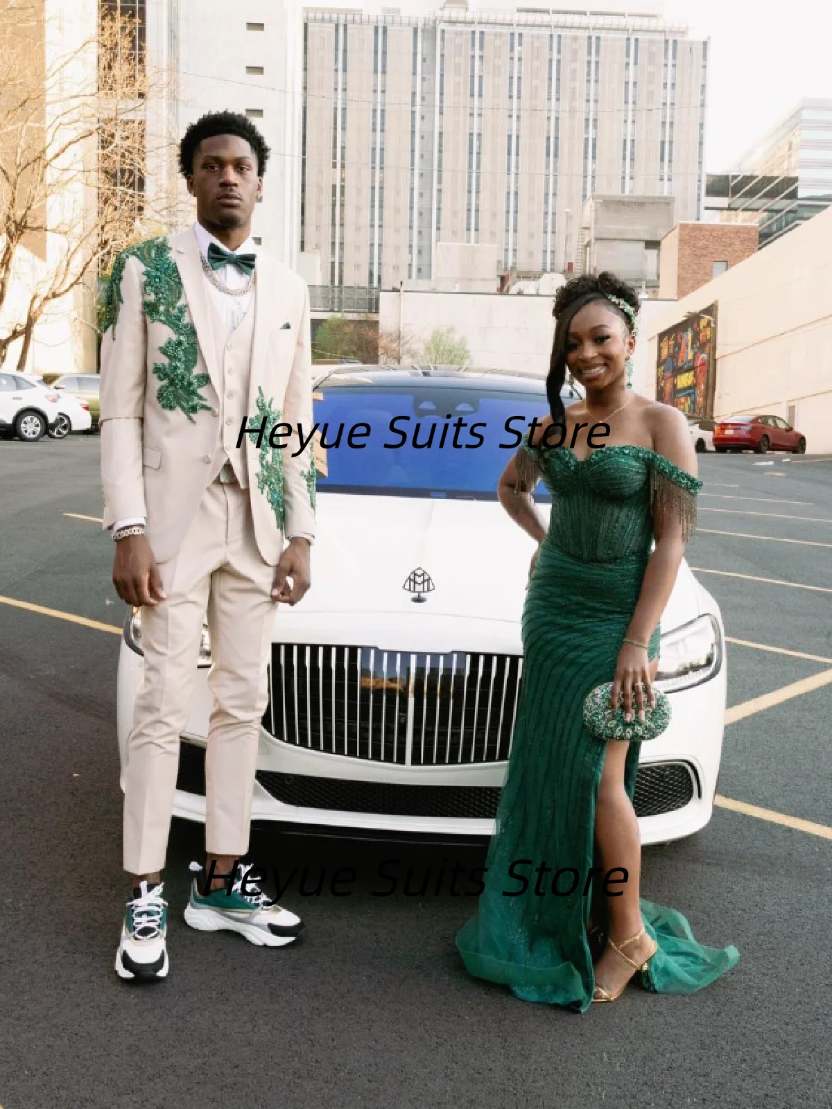 

Индивидуальный шикарный мужской костюм-тройка бежевого цвета с зелеными стразами, приталенный, с вырезанными лацканами, для выпускного вечера и свадьбы