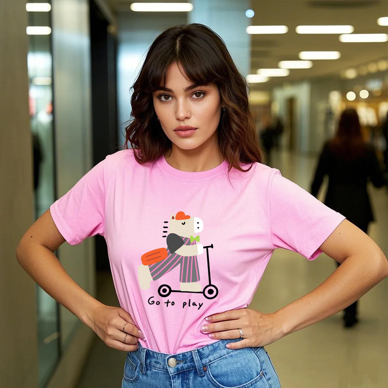 تي شيرت نسائي مطبوع عليه رسوم كرتونية لطيفة للخروج للعب بسيط وبسيط يبدو رائعًا