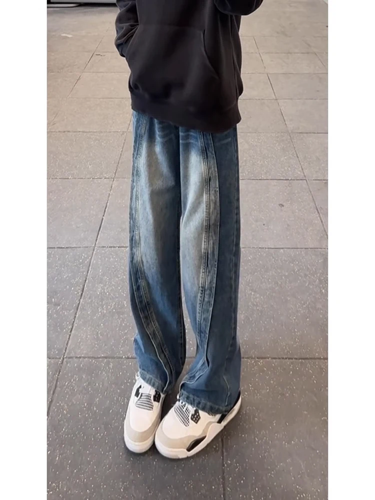 

Мужские джинсы прямого кроя в стиле ретро, синие, с эффектом потертости, в американском винтажном стиле, деконструированный дизайн, свободные широкие брюки, молодежный тренд