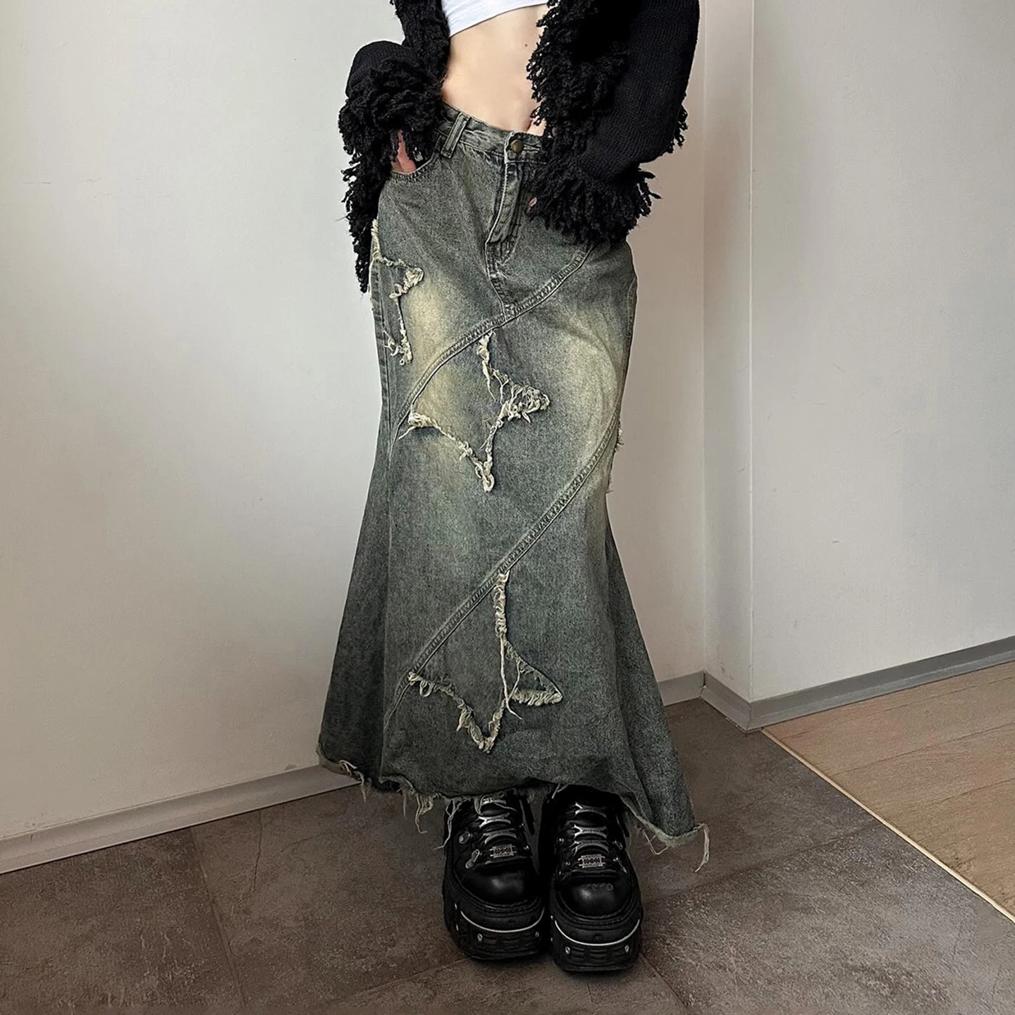 SUCHCUTE Y2k Patchwork Denim Langer Rock für Damen, Retro Slim Fit, zerrissener Mid-Waist-Meerjungfrauenrock, modischer unregelmäßiger Rock mit Quasten – Detail 17