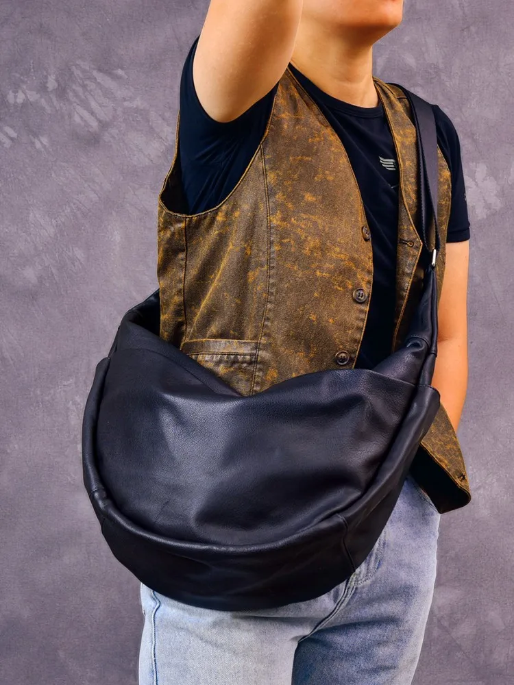 Fashion Mens Black Zipper Cowskin Genuine Leather Large Capacity Single Shoulder Bag Casual Designer Male Vintage Crossbody Bag