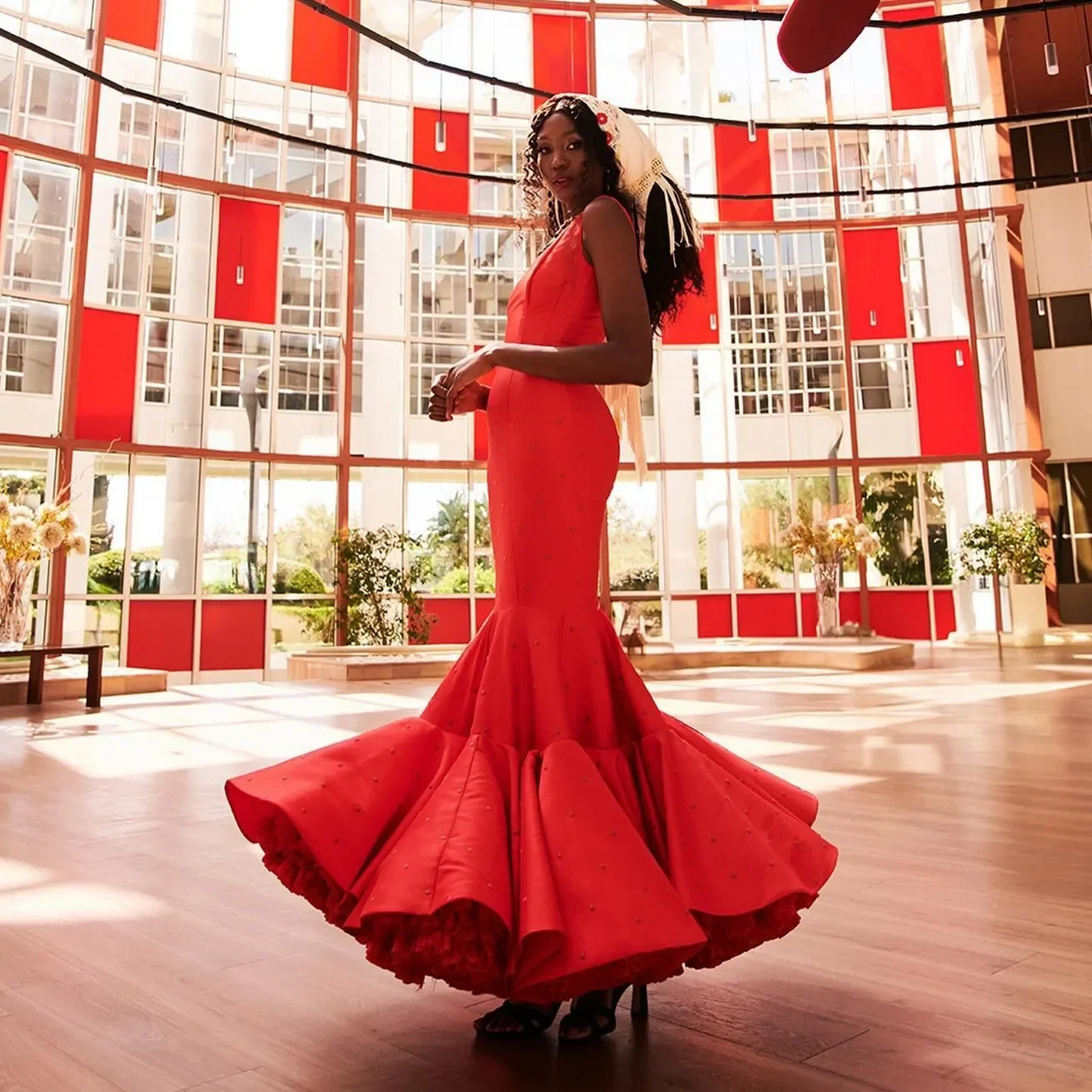 ชุดราตรีออกงานแต่งงานแบบมีระบายลูกปัด O Beck  ชุดราตรีออกงานเลี้ยงกลางคืนแบบสั่งตัดสำหรับคนดัง ชุดราตรีทรงเมอร์เมดแบบอาหรับดูไบสำหรับงานพรอม