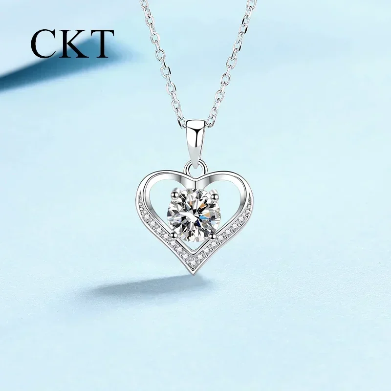 

18K White Gold Platinum Pt950 1 Carat Moissanite Necklace for Women Love Heart Pendant Luxury Collarbone Chain for Girlfriend