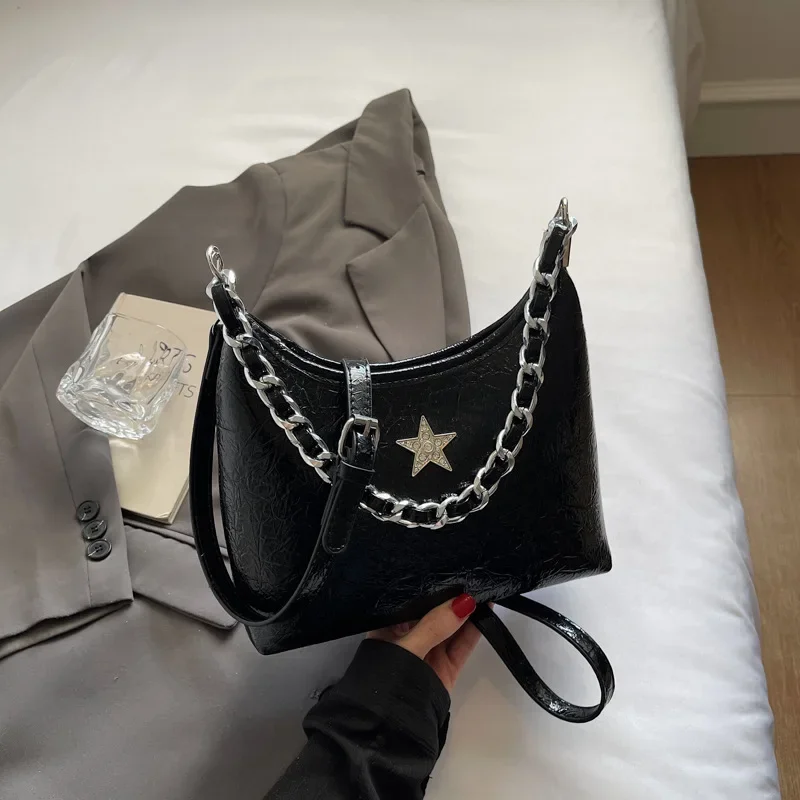 

2025 Новая женская нишевая дизайнерская сумка премиум-класса в иностранном стиле — популярная сумка-мессенджер с цепочкой, модная супер популярная сумка подмышками