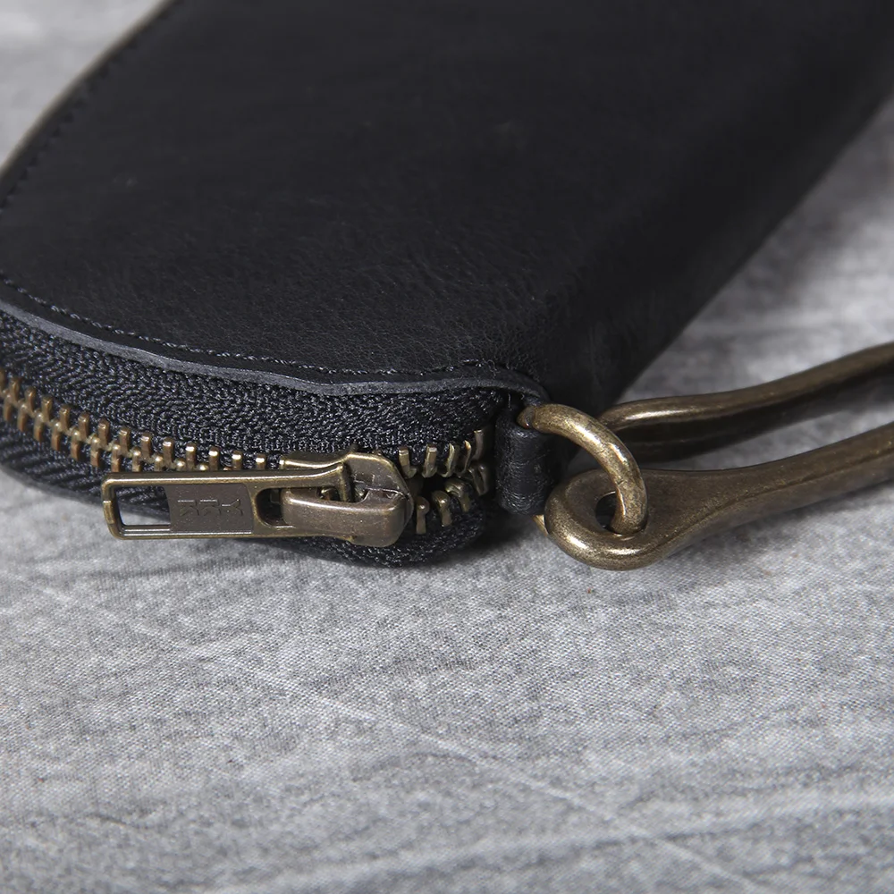 S.WORKER Handgefertigtes Echtleder-Schlüsseletui aus Vollnarbigem Rindsleder, Kartenhalter, Vintage-Schlüsselanhänger mit Messingschnalle – Detail 8
