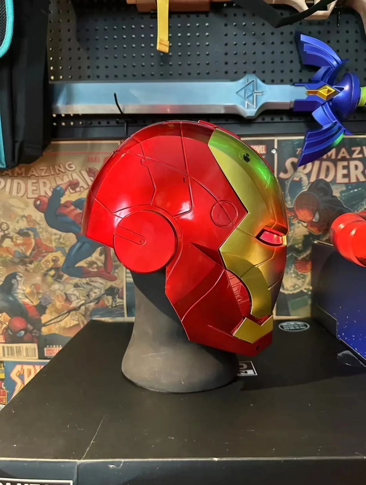 Iron Man Maske 1:1 Anime-Peripheriehelm, elektrisch tragbar, automatisch öffnend und schließend, Modell für Erwachsene, Spielzeug, Geburtstagsgeschenke – Detail 7