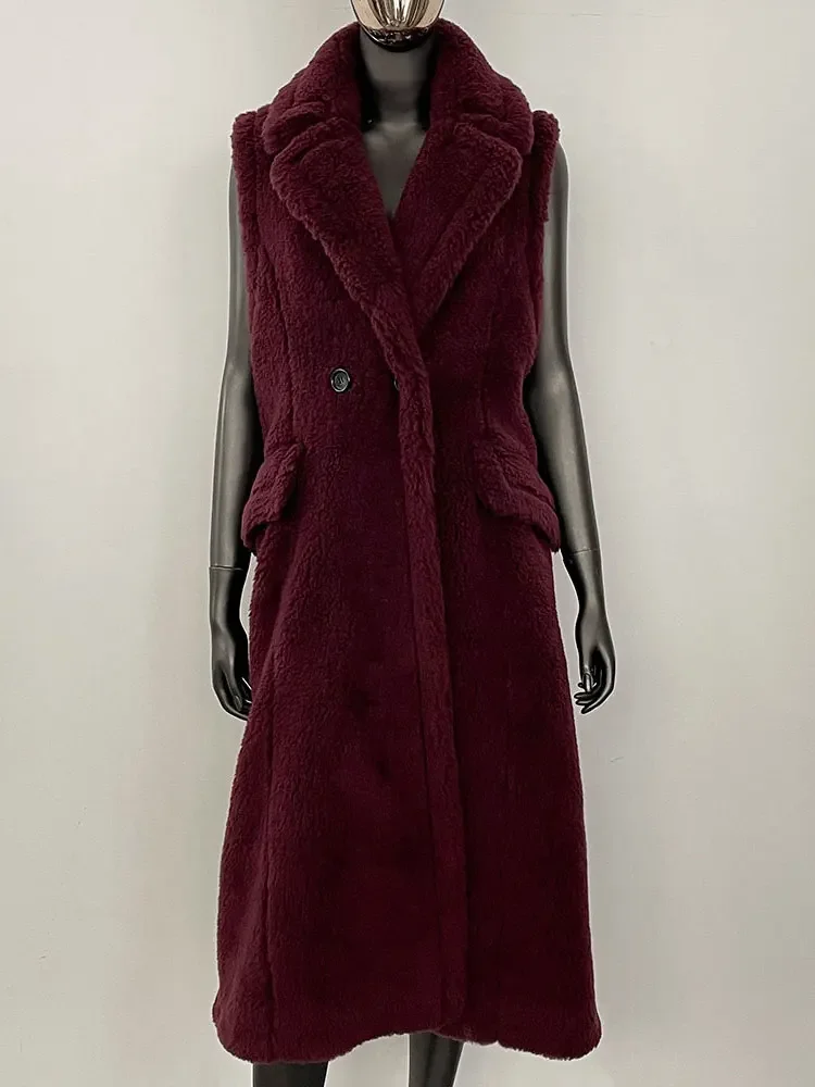 سترة نسائية جديدة لربيع وخريف 2025 من الفرو الحقيقي سترة الألبكة بدون أكمام للنساء صدرية طويلة وسميكة معطف فرو مقلد