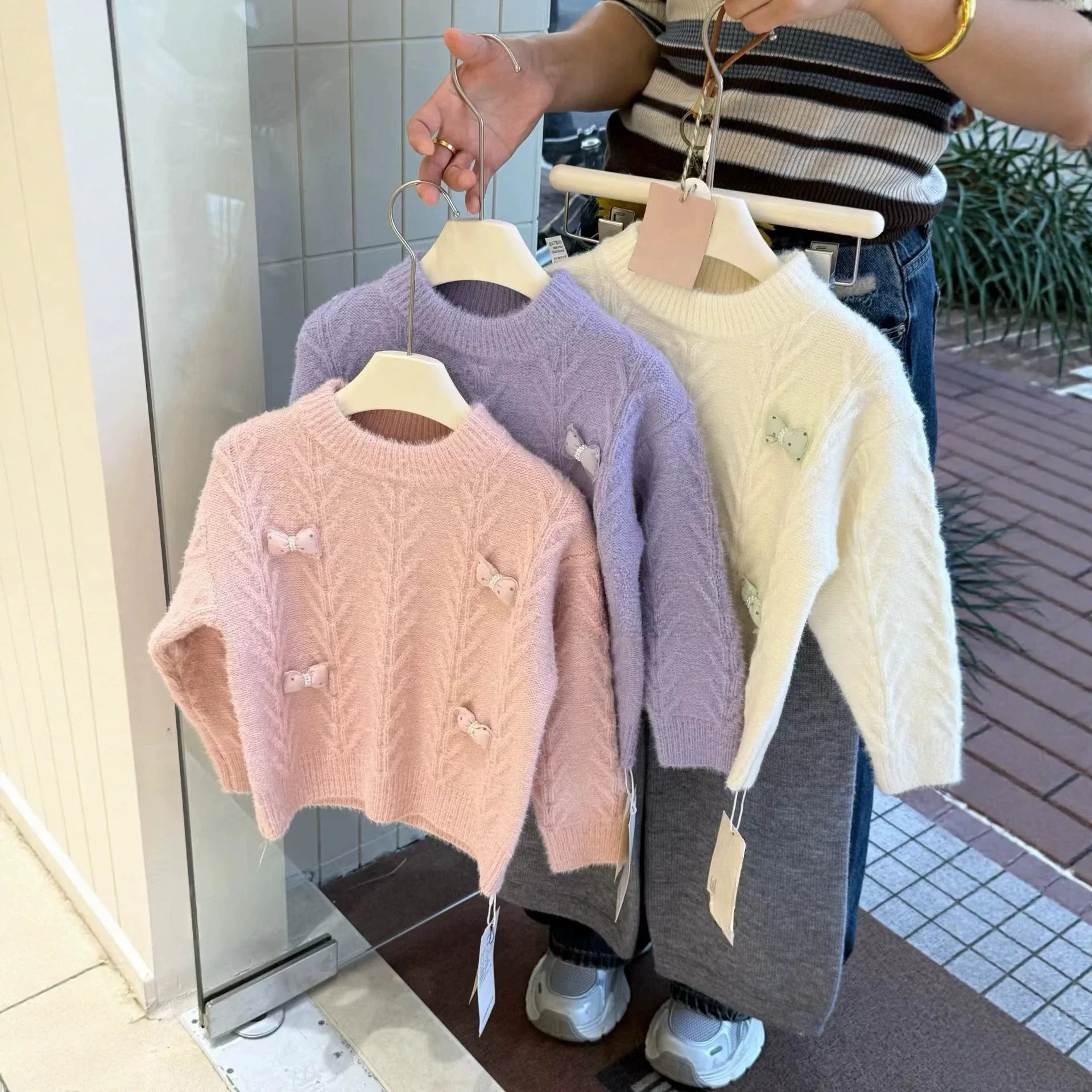 Autumn and Winter 2026 New Girls' Korean Sweater Versatile Fried Dough Twists Soft Cute Girl Sweater Thickened