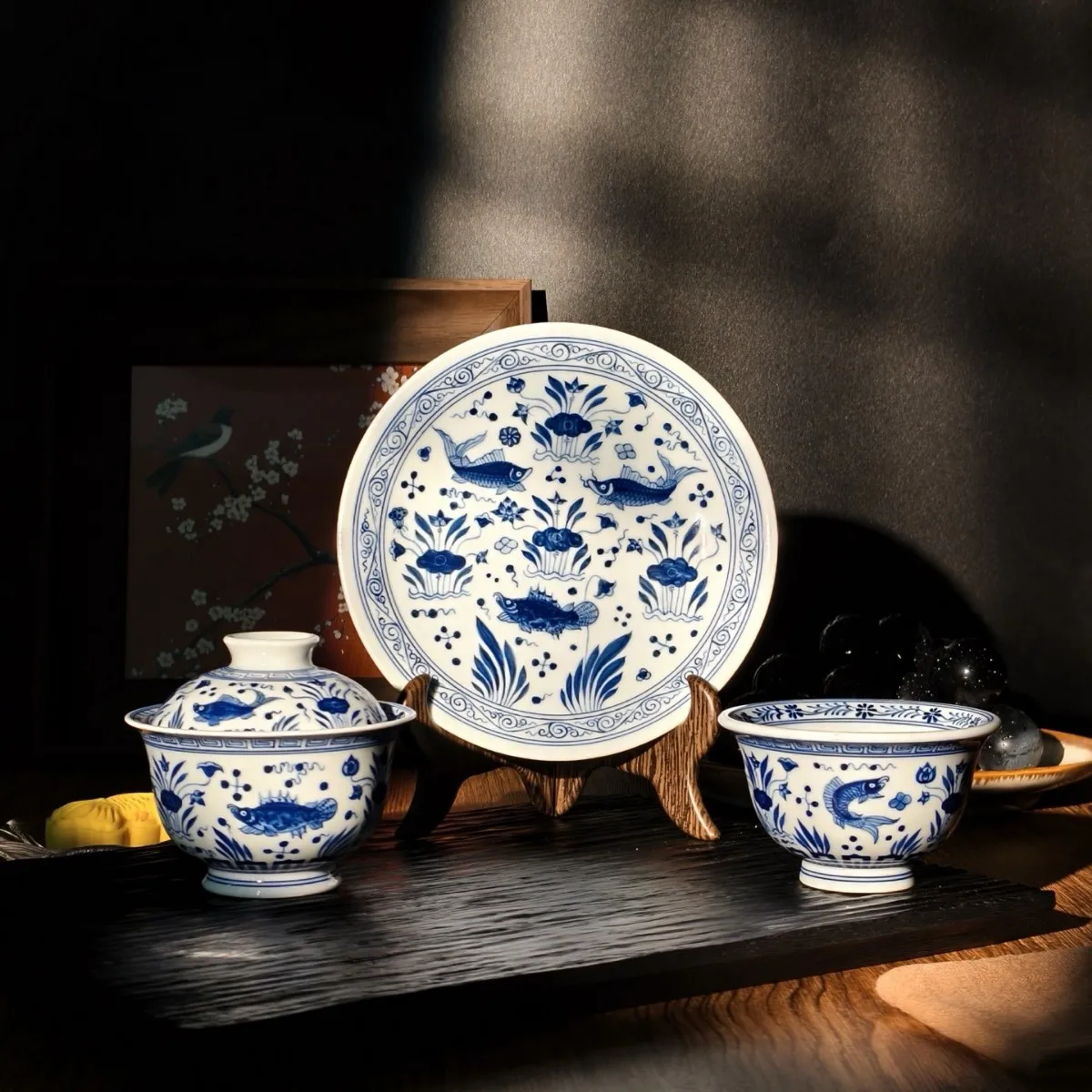 Jingdezhen retro hand-painted blue and white fish and algae pattern pressure hand cup cover bowl pot bearing kit ceramic